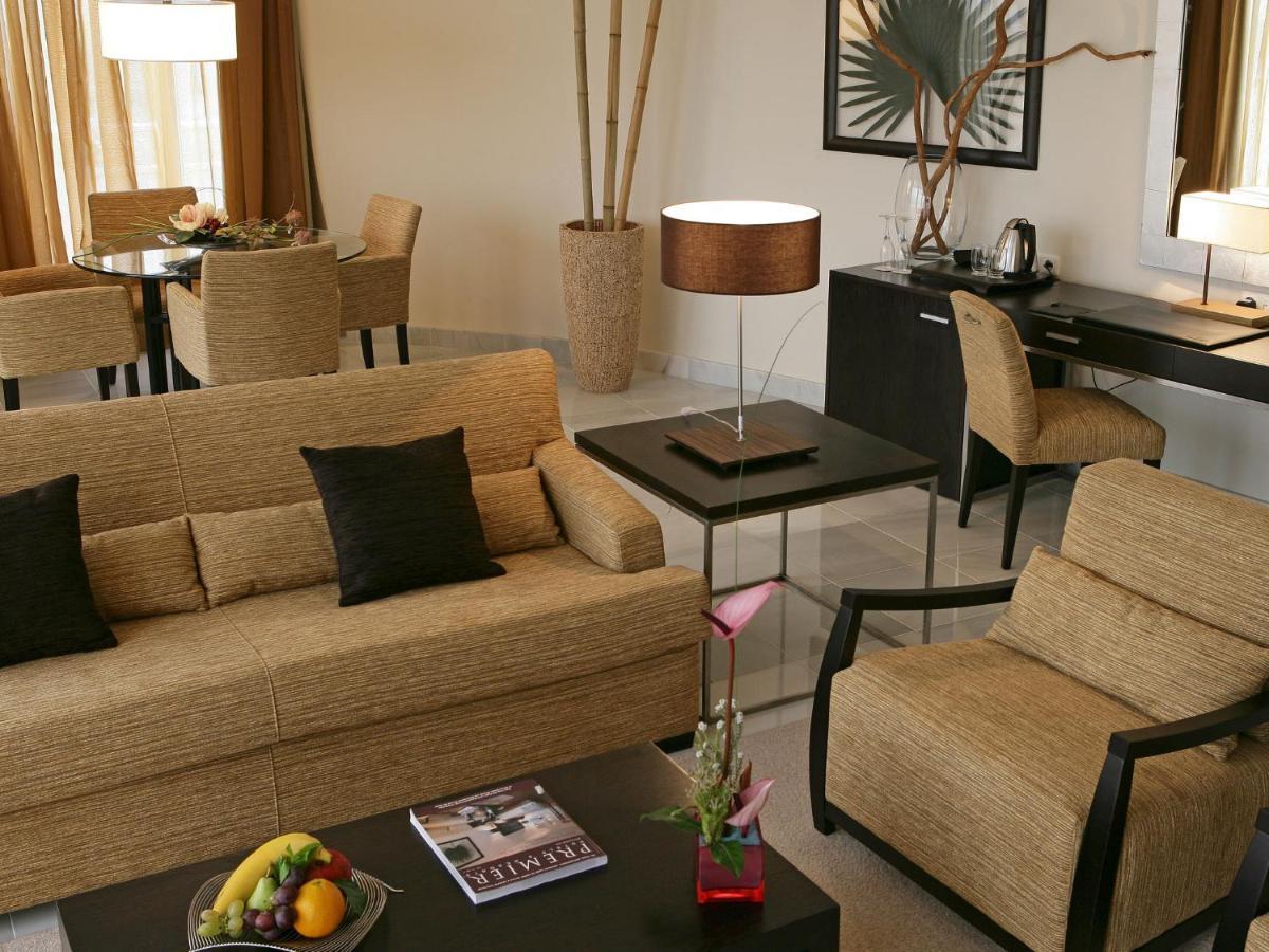 Senator Banus (Adults Only) Otel Estepona Oda fotoğraf A suite at the hotel