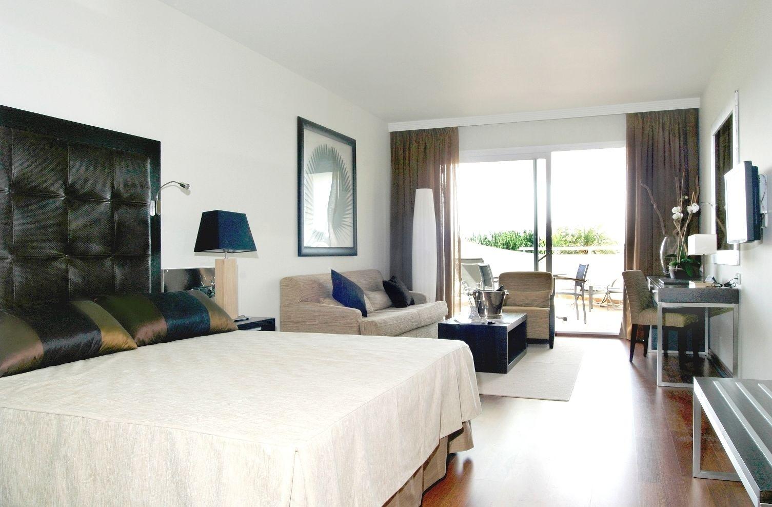 Senator Banus (Adults Only) Otel Estepona Dış mekan fotoğraf A room at the hotel