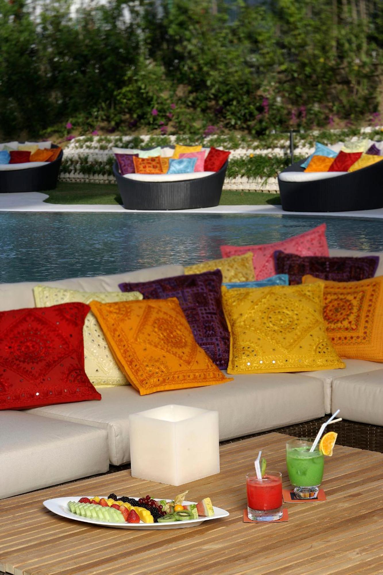 Senator Banus (Adults Only) Otel Estepona Konforlar fotoğraf Outdoor cushions